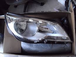 New 2009 2011 Volkswagen Vw Tiguan Right Headlight Assembly This Is Halogen Headlight It Is New Part In The Box Used Car Parts Headlight Assembly Volkswagen