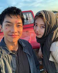 It aired on sbs tv . Bae Suzy Lee Seung Gi And Live With The Yard For Vagabond Pr This Radiation ìˆ®