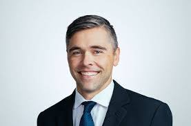 Courtney Chambliss's Instagram, Twitter & Facebook