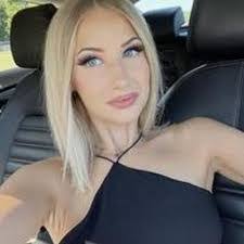 Kristen Jones's Instagram, Twitter & Facebook