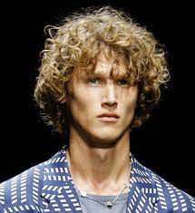 Check spelling or type a new query. Haarstyling Fur Manner So Werden Locken Auf Den Punkt Gestylt L Oreal Professionnel