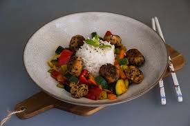 Brav aufgmascherlt mit hemd, krawatte und gebügelter und geschneuzter lisi hab ich mich pünktlich eingefunden um dann. Asiatische Fischballchen Mit Gemuse Reis Koch Mein Rezept Naschkatze
