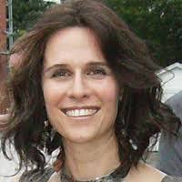 Amanda Fauteux's Instagram, Twitter & Facebook