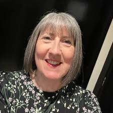 Carol Pettigrew's Instagram, Twitter & Facebook