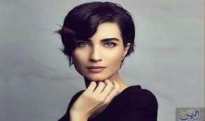 توبا وهند صبري تتألقان في افتتاح معرض ساعات tuba tuba buyukustun toba