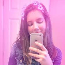 Libby Bates's Instagram, Twitter & Facebook