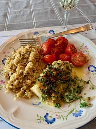 Filet De Poisson Au Crumble De Cheddar Fort Et Fines Herbes Filet De Poisson Plat Poisson Idee Recette
