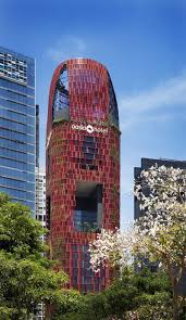 19 Pictures Of The Plant Covered Exterior Of The Oasia Hotel In Singapore Arquitectura Increible Arquitectura Urbana Rascacielos
