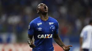 Cruzeiro esporte clube, known simply as cruzeiro, is a brazilian sports club based in belo horizonte, minas gerais. Belo Horizonte Sassa Von Cruzeiro Ec Tauscht Trikots Und Ticket Gegen Benzin Eurosport