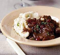 Braised Beef With Red Wine Cranberry Recipe Bbc Good Food Bbc Good Food Recipes Braised Beef Braised Steak