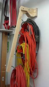 Praktische Aufhangung Fur Kabel Schlauche Aufbewahrung Werkstatt Arbeitsraum In Der Garage Werkzeugaufbewahrung