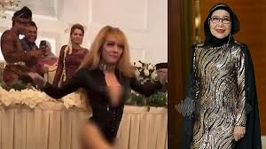 Nom normah damanhuri nationalité dates. Myartis Com Myartis My Artis Isu Tarian Separuh Bogel Normah Damanhuri Enggan Komen Akui Keluarga Tahu