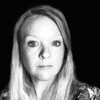 Becky Knott's Instagram, Twitter & Facebook