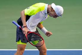 Which racquet does denis shapovalov use though and what are its specifications? Canadian Denis Shapovalov Beats Taylor Fritz In Third Round Of U S Open The Globe And Mail