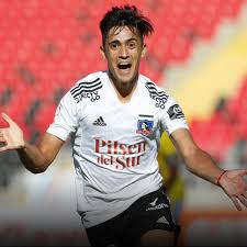 Apenas 89 minutos alcanzó a jugar jorge valdivia en su cortísimo ciclo de dos meses y medio en colo colo que culminó este sábado, cuando el mago se despidió de sus compañeros. Colo Colo Vs U De Concepcion Quien Es Pablo Solari La Historia Del Juvenil Que Paso A La Historia Del Cacique Colo Colo En Primera Gustavo Quinteros Primera Division