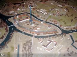 Несмотря на солнце в объектив, за северными воротами и куртиной второго фронта хорошо просматривается западный редут. Podborka Foto Brestskaya Krepost 1941 God Pikabu