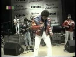 After dropping off the whiskey truck behind salieri's bar, little tony suggested that they do the. Little Tony Cuore Matto In Concerto Live Youtube
