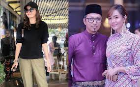 Siti liza yang terlahir dengan nama resrilliza (lahir di padang, sumatra barat, 27 april 1988; Ada Perancangan Untuk Dapat Anak Siti Elizad Mula Jaga Pemakanan Senaman Gempak
