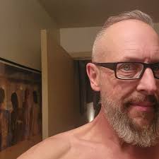 Sports bars showing Tennessee vs Georgia game?