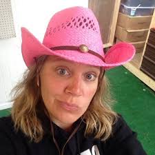 Laura Livermore's Instagram, Twitter & Facebook