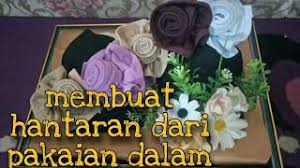Tas, sepatu & baju (menghias seserahan pernikahan) hello gaizzz, kali ini yulis mau share cara membuat hantaran dari pakaian dalam lagi. Cara Membuat Hantaran Pakaian Dalam Bunga Cute766