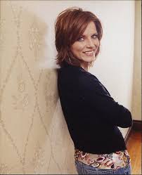 Martinamcbride13 V P Jpg 480 591 Martina Mcbride Hairstyles Mom Hairstyles Medium Long Hair