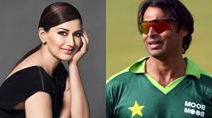 1,821,784 likes · 102,409 talking about this. Shoaib Akhtar Denies Carrying Sonali Bendre S Photo In Wallet Pakistan Today