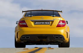 Galerie Photo Mercedes C63 Amg Coupe Black Series Un Jaune Tres Mechant Mercedes Benz C63 Mercedes Benz C63 Amg Mercedes