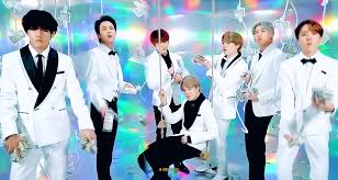 Gif Bts Y Jungkook Gif En We Heart It Album Bts Kpop Memes Bts Bts Boys Bts, jin bts, jhope, jungkook, taehyung, rm , suga, jimin, crowd. pinterest