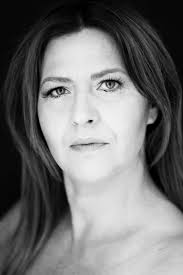 ARTEMISIA _ 100 Remarkable Women