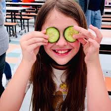 Bobbi Ballard's Instagram, Twitter & Facebook