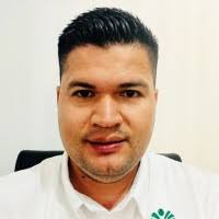 400+ perfiles de «Vic Ayala»