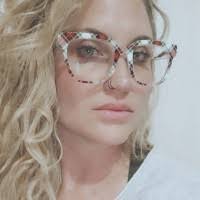 Jessica Olds's Instagram, Twitter & Facebook