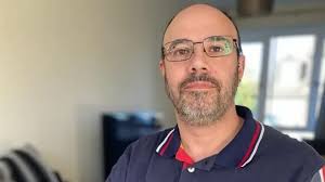 L﻿ending a helping hand in Lye