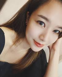 前阵子出外录音、教学，一天下来戴着美瞳都不会觉得眼睛干～ 我用的是他们家爆款#miagrey14mm ，舒适度和美观度都很赞！👁  𝐁𝐚𝐫𝐛𝐢𝐞 𝐄𝐲𝐞𝐬𝐥𝐚𝐧𝐝 𝐒𝐮𝐦𝐦𝐞𝐫 𝐏𝐫𝐨𝐦𝐨𝐭𝐢𝐨𝐧 凡购买