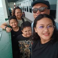 Susan Woolman's Instagram, Twitter & Facebook