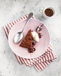 Torta Capri Au Chocolat Noir Pour 4 Personnes Recettes Elle A Table Recette Chocolat Noir Alimentation Chocolat