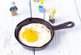 Use four eggs in total. 17 Genius Uses For A Teeny Tiny Miniature Cast Iron Skillet Vindulge