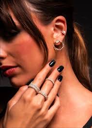 Helena Joy, la grâce du bijou intemporel