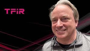 Phil Robb's Instagram, Twitter & Facebook