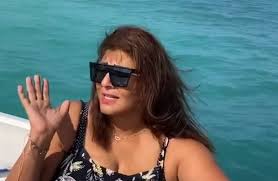عادل إمام، غادة عادل، هالة صدقي، مي عمر، محمد ثروت، عزت أبو عوف. Ø¨Ø¹Ø¯ Ù‚Ø¶ÙŠØ© Ø§Ù„Ù†Ø³Ø¨ Ù…Ù† Ø²ÙˆØ¬Ù‡Ø§ Ø¹Ø±ÙˆØ¶ Ø²ÙˆØ§Ø¬ ÙˆÙ†ØµØ§Ø¦Ø­ Ø¨Ø§Ù„Ø¥Ø­ØªØ´Ø§Ù… Ù„Ù€ Ù‡Ø§Ù„Ø© ØµØ¯Ù‚ÙŠ ØµÙˆØ± Ø§ÙˆØ§Ù† Ù…ØµØ±