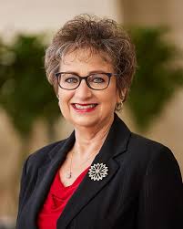 Gina Mills's Instagram, Twitter & Facebook