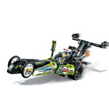 The dragster short and crisp with flat handlebar and low seating position is the original version. Lego Technic 42103 Dragster