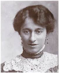 Annette Meikle's Instagram, Twitter & Facebook