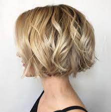 Jaw Length Wavy Blonde Bob Wavy Bob Hairstyles Hair Styles Short Hair Styles