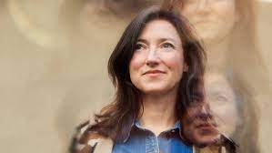 Guard your skin with maximum protection that's kinder to the environment. Charlotte Roche Ruft Zum True Fruits Boykott Auf W V