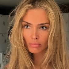 Natalie Soto-Wright (@nsotowright)