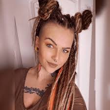 Carly Grace's Instagram, Twitter & Facebook