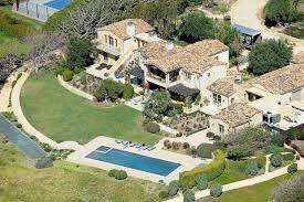 È questa l'ultima follia di lady gaga, una villa a malibu pagata la bellezza di 24 milioni di dollari. Conheca A Mansao Luxuosa De Lady Gaga De R 89 Milhoes Quem Casa Dos Famosos
