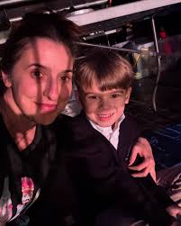 Allison DeBona (@allidebona) • Instagram photos and videos